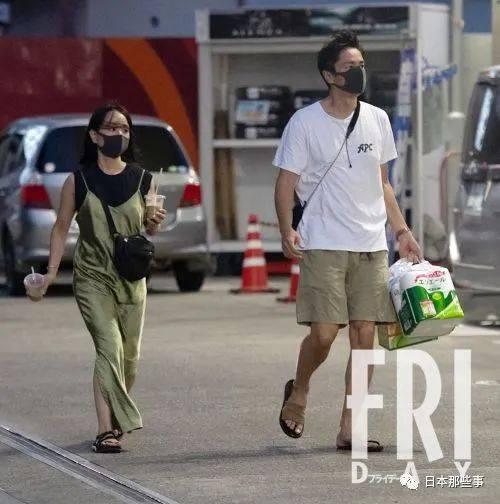 娱乐吃瓜男女分手,当红明星情侣宣布分手，吃瓜群众热议不断